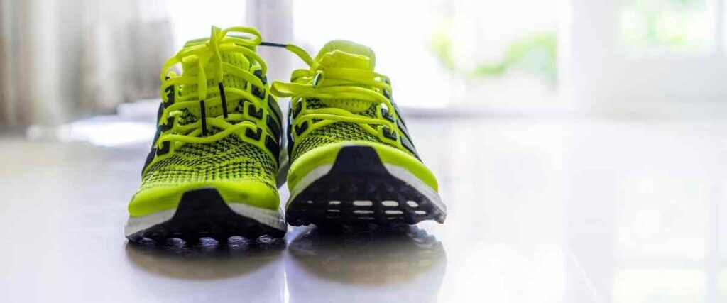 Green and yellow outlet running shoes